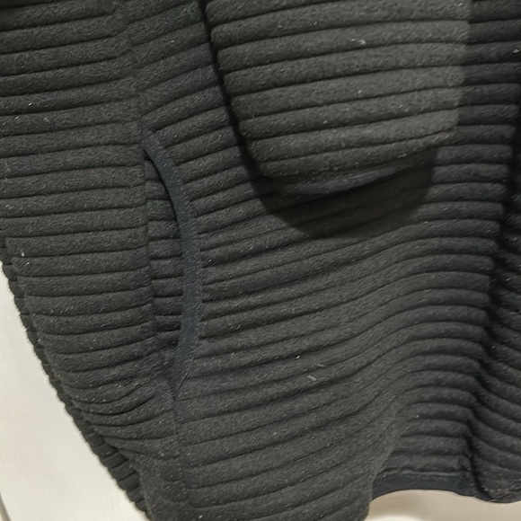 2 Simply Southern Women’s Size Large button collar sweatshirt - Picture 12 of 13